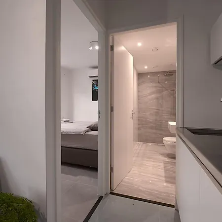 Stratum No Kitchen - By T&s イン