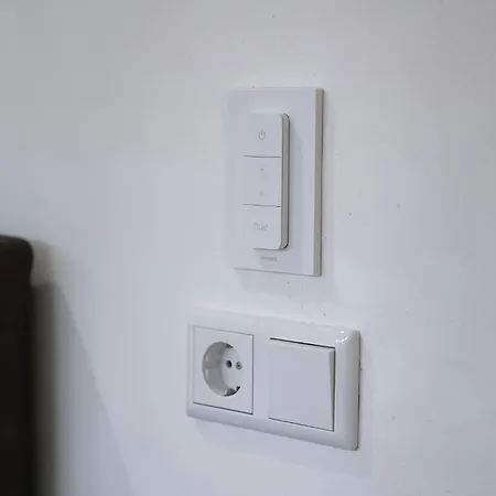 Kro Stratum No Kitchen - By T&s