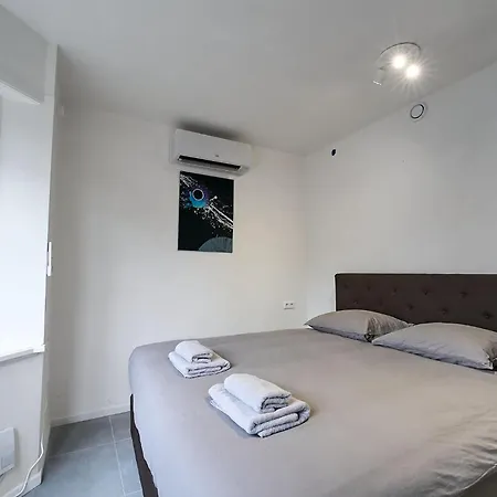 Stratum No Kitchen - By T&s *