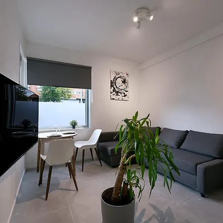 Stratum No Kitchen - By T&s